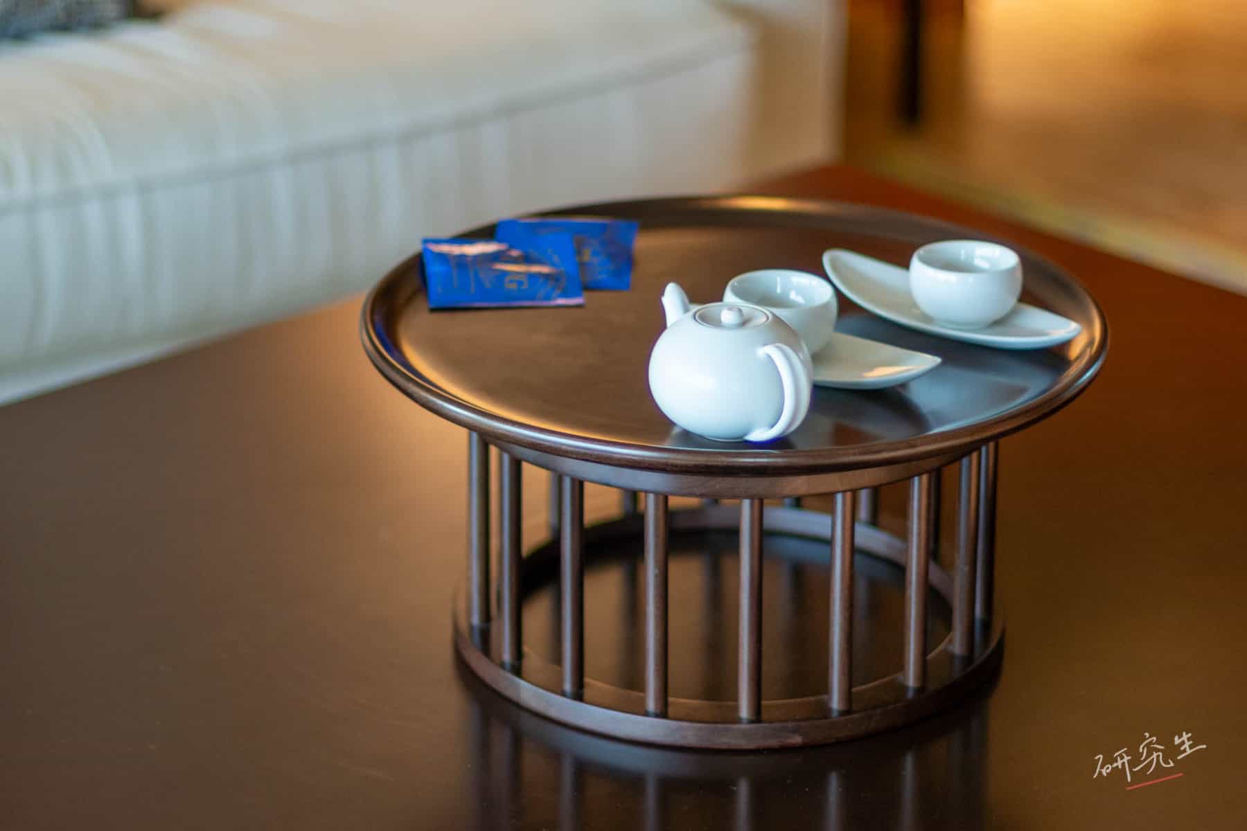 不知道為什麼那麼大的客廳，只給兩個杯子XD｜大溪威斯汀 (Westin Tashee)