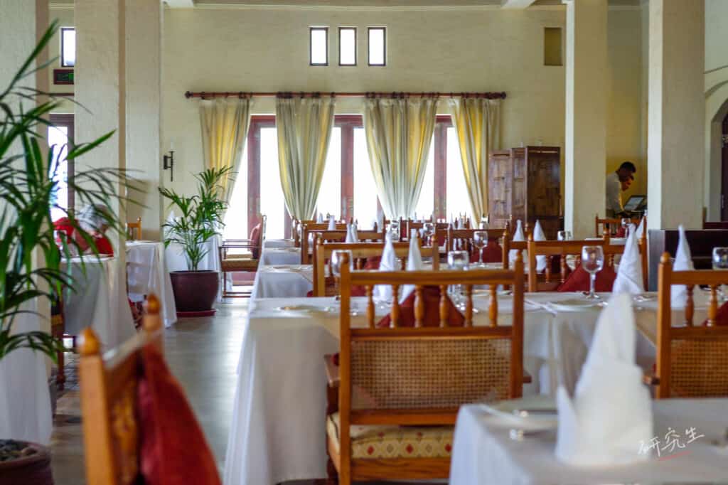 餐廳室內用餐區/ Al Maha 沙漠羚羊飯店